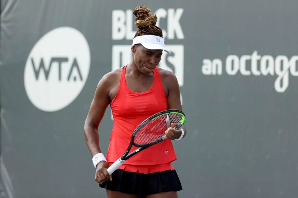 Venus ushers out Azarenka, sets Serena clash in Top Seed Open