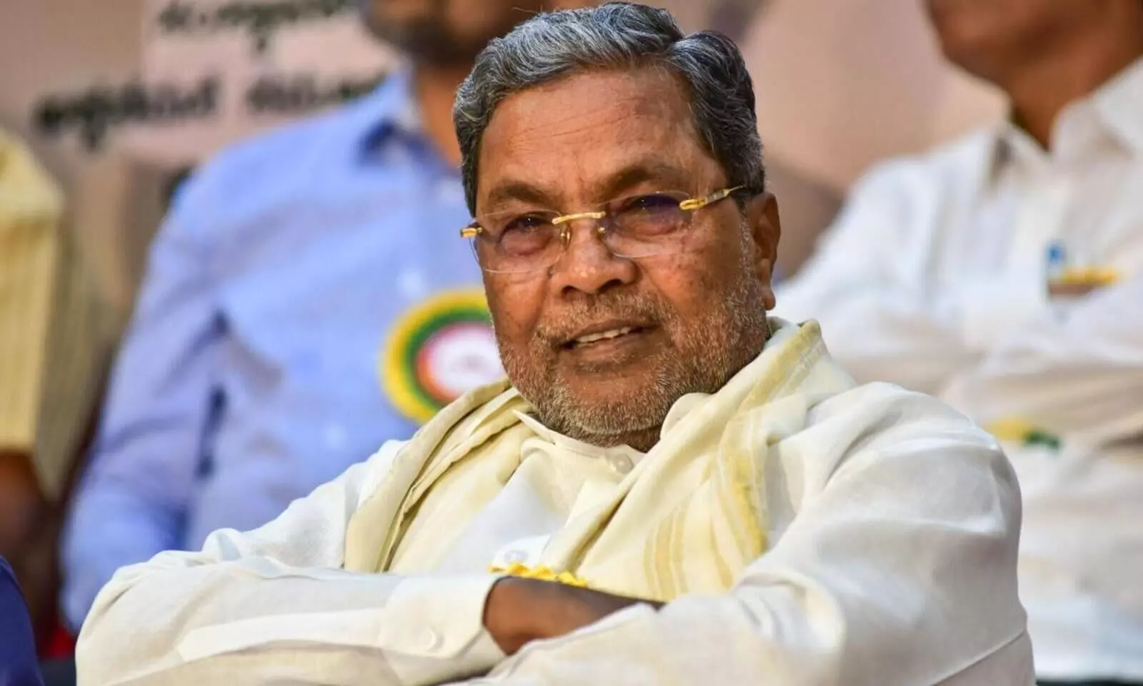 Siddaramaiah writes letter to Sonia Gandhi,Urges to convince Rahul to become Cong President