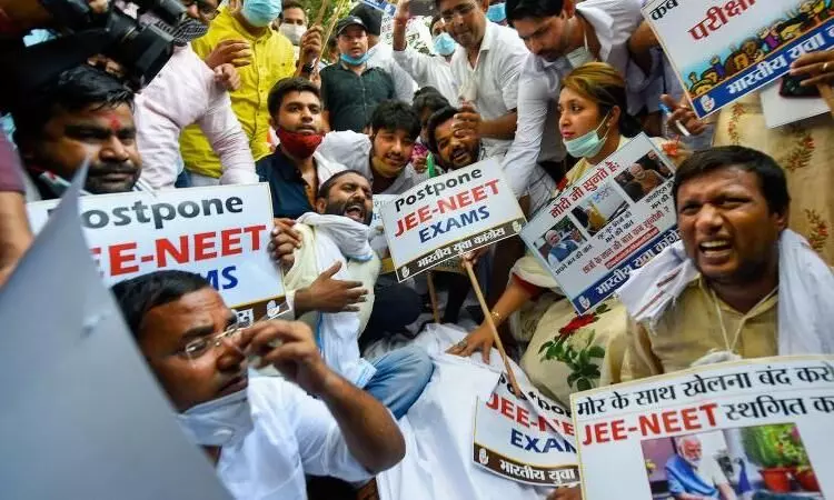 Over 100 academicians write to Modi backing NEET-JEE, in time
