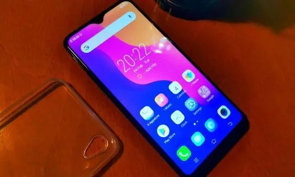 Vivo working on a phone with colour-changing rear glass