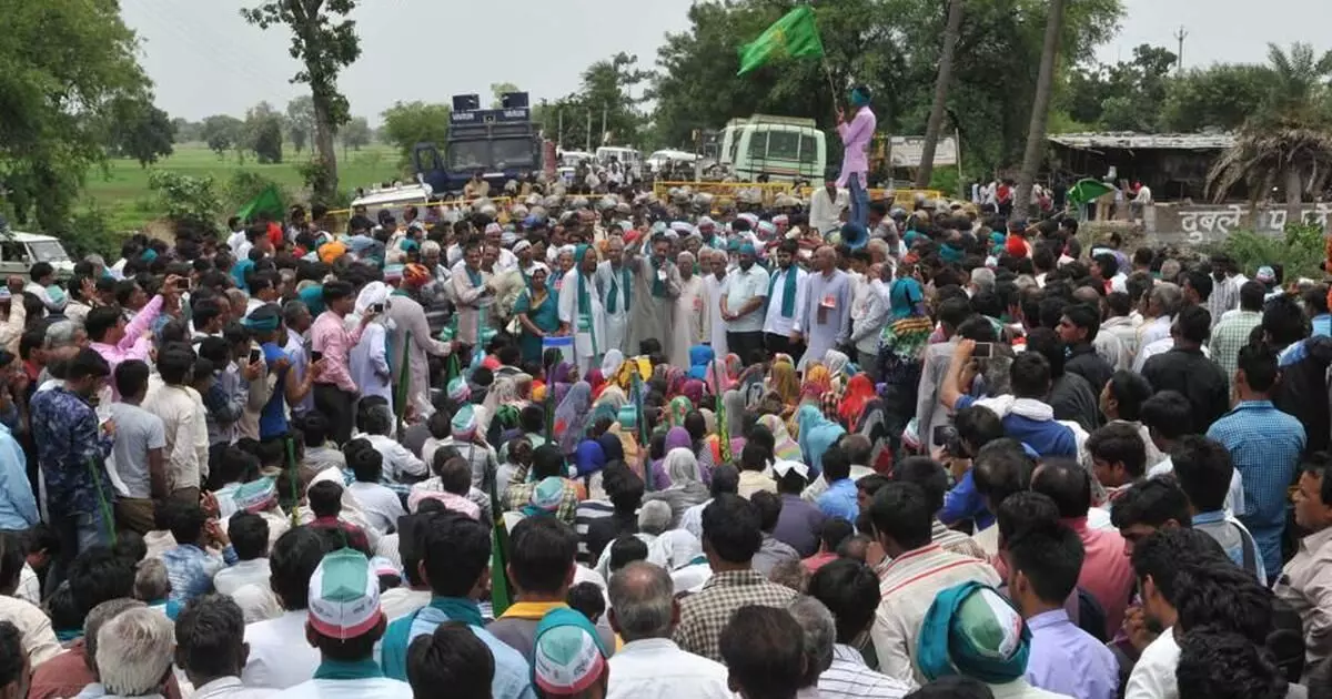 10 central trade unions to support nation-wide farmers protest on Friday