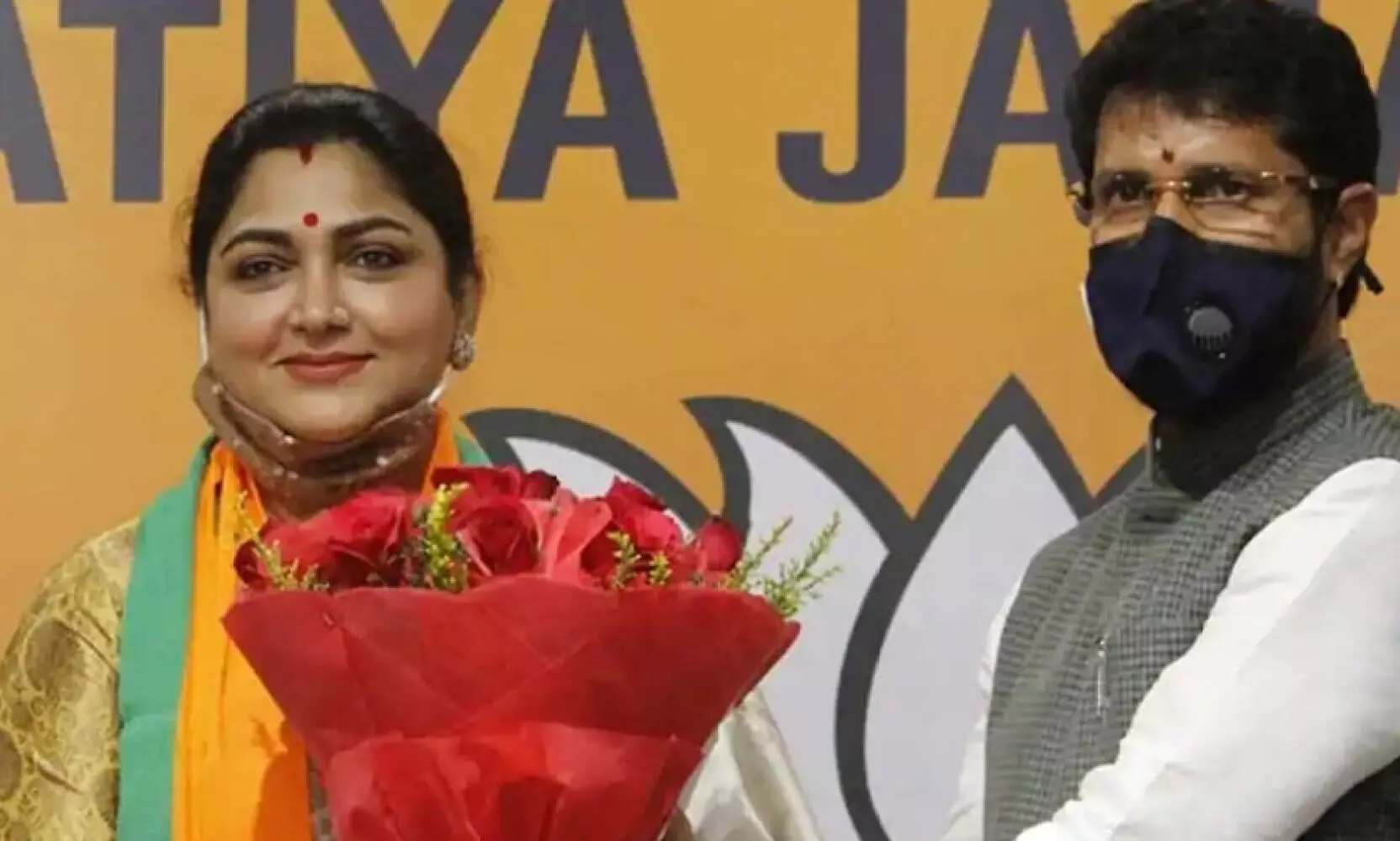 Khushboo apologizes for her controversial remark against Congress