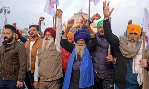 Protesting farmers start hunger strike at Ghazipur
