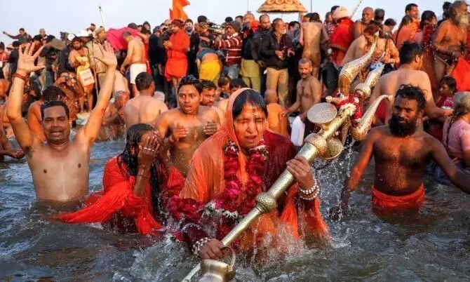 Lakhs of devotees take the holy dip in Maha Kumbh Mela at Haridwar amid pandemic