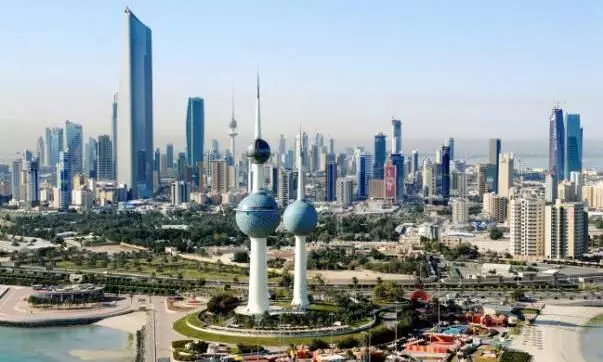 Kuwait limits the number of incoming air passengers