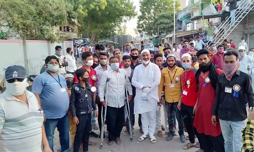 Ghulam Murtaza and his dedicated volunteers