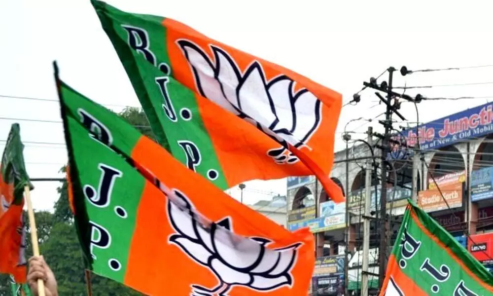 AIADMK seals poll pact with BJP; Gives 20 Assembly seats and Kanyakumari Lok Sabha seat