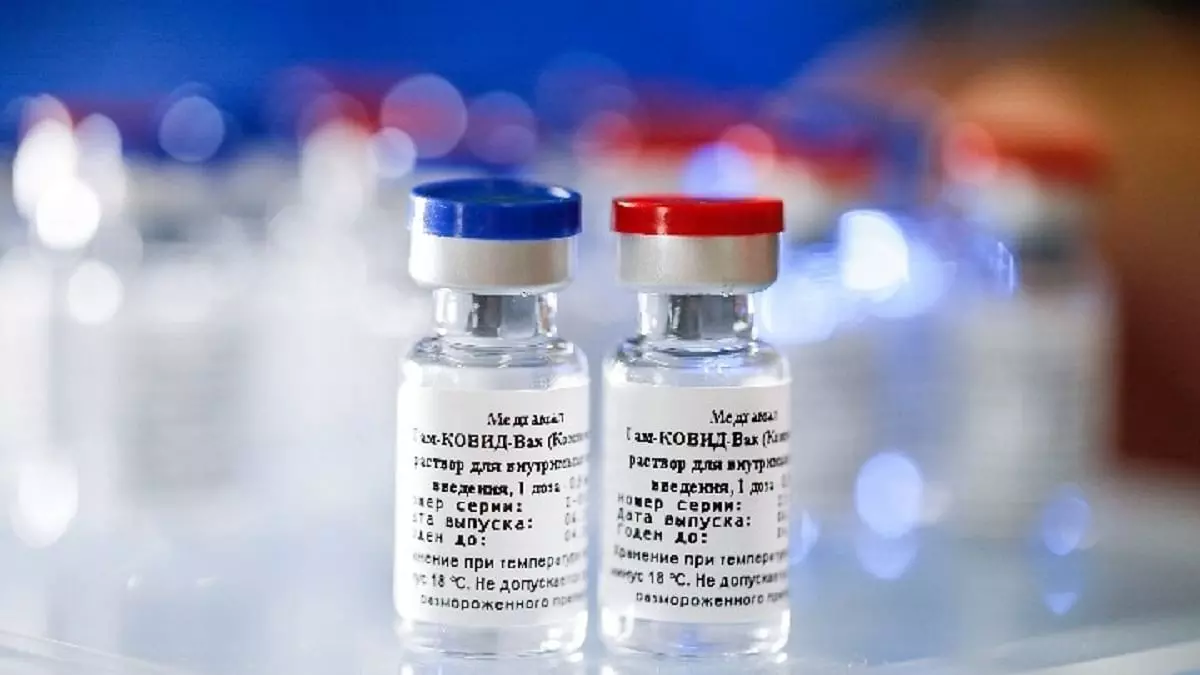 Iran starts belated trial of new homegrown vaccine, slowly