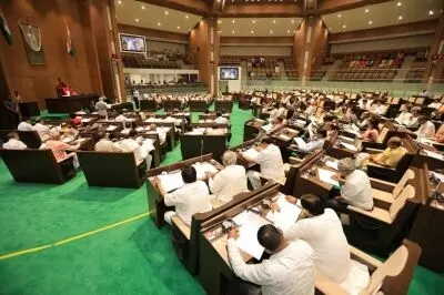 Congress legislator Imran Khedawala tears Love Jihad bill in Gujarat Assembly