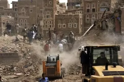 Saudi-led airstrikes hit Houthi positions in Central Yemen