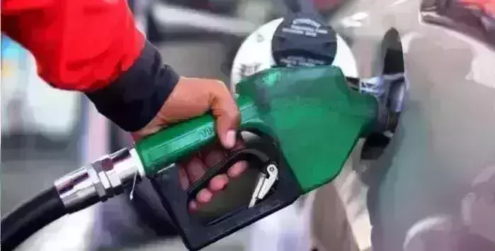 Bengaluru sees petrol price breaches Rs100 as fuel prices see new highs