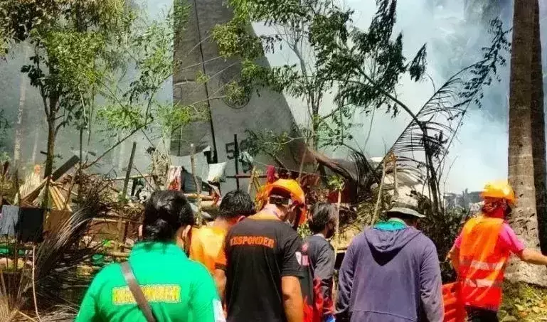 50 killed in Philippine military plane crash