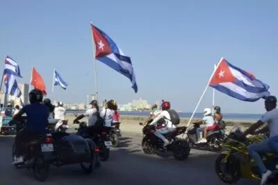 Cubans gather in support of government