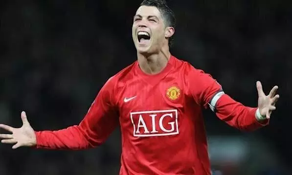 Cristiano Ronaldo makes sensational return to Man United