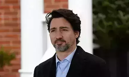 Canadians re-elect Trudeaus Liberal Party