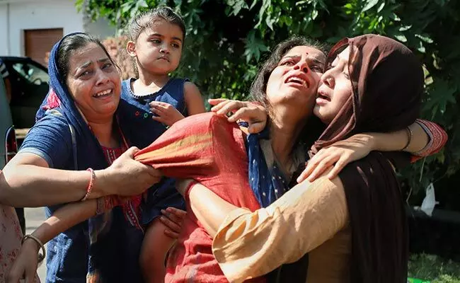 Principal, teacher gunned down in Kashmir, as fears of militant killings grow