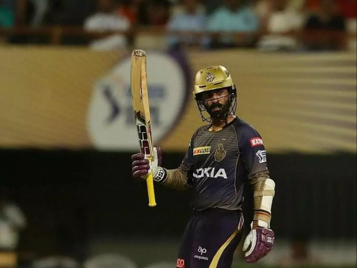 Dinesh Karthik reprimanded for IPL breach of conduct