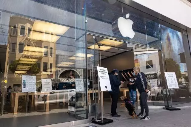 Apple notice confirms workers have the right to discuss wages, working hours after controversy