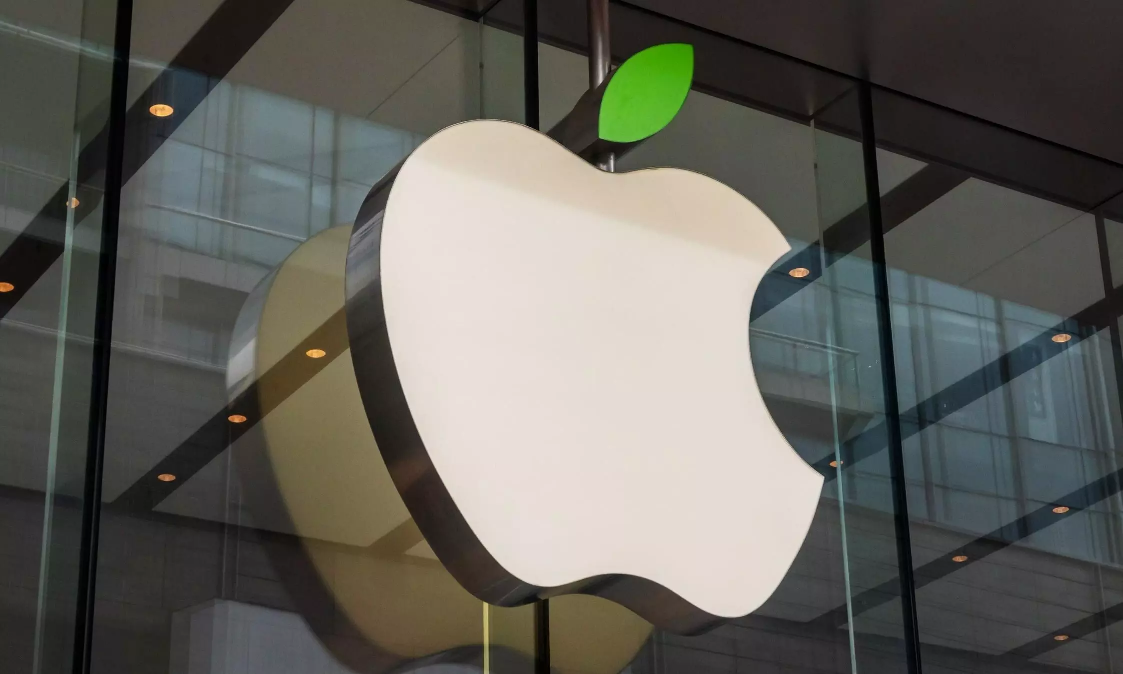 European Union advances its antitrust case against Apple