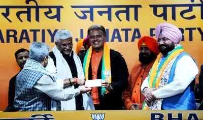 Former cricketer Dinesh Mongia, 2 Cong MLAs, 13 others join BJP in Punjab