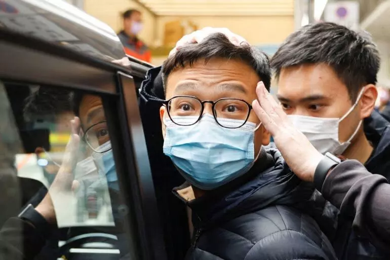 Police raid, arrests at Hong Kongs pro-democracy news portal