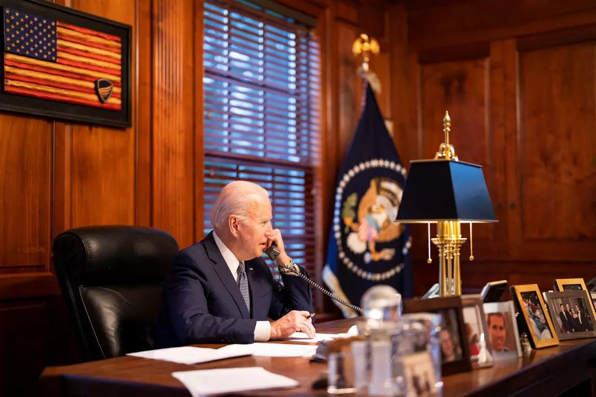 Biden holds second round of talks with Putin to defuse Ukraine tension, discusses sanctions