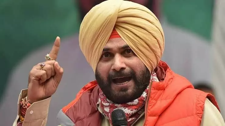Cong Sidhu calls PMs 15 minutes inconvenience as double standard