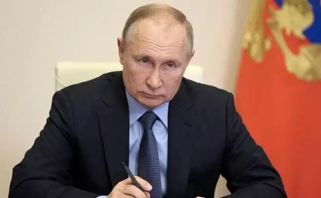 Omicron driving surge in infections: Vladimir Putin