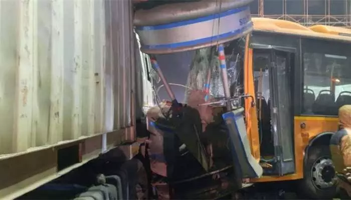 Speeding bus mows down bystanders in UP, 6 dead