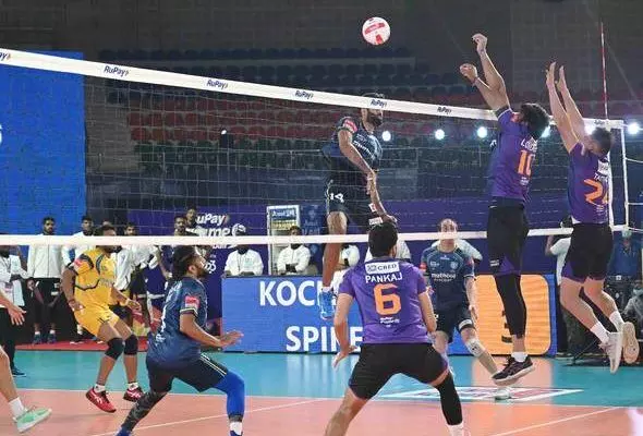 Kochi Blue Spikers loses the thriller