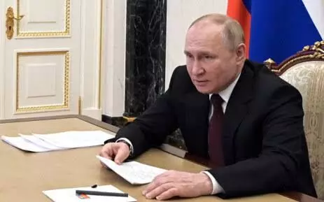 Russian prez Vladimir Putin calls on Ukraine to surrender