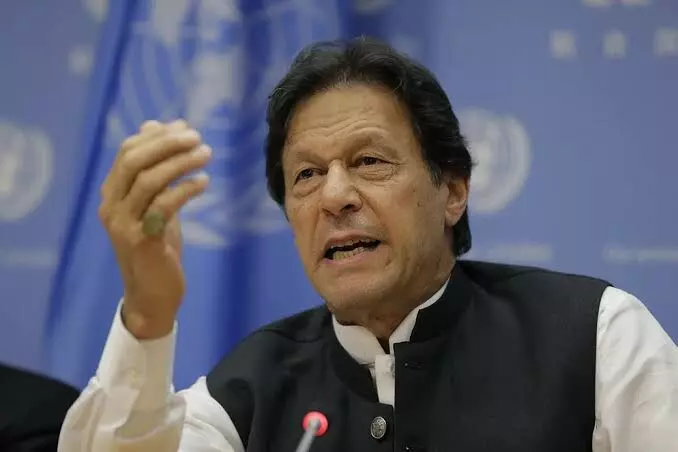 Pakistan opposition gives PM Imran Khan 24 hours to quit