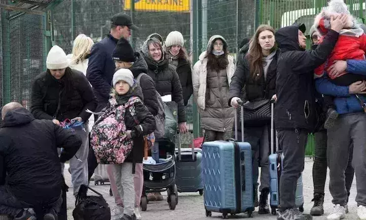 Ukraine: 2 million flee the country in 13 days