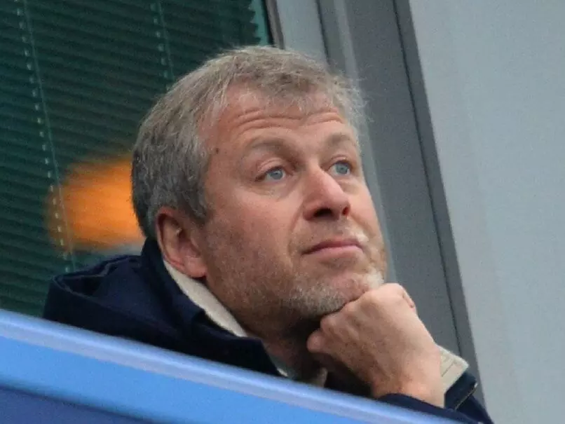 Premier League disqualifies Roman Abramovich from being Chelseas director