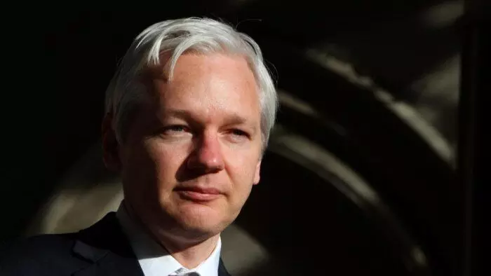 Wikileaks Julian Assange Marries sweetheart in UK Jail