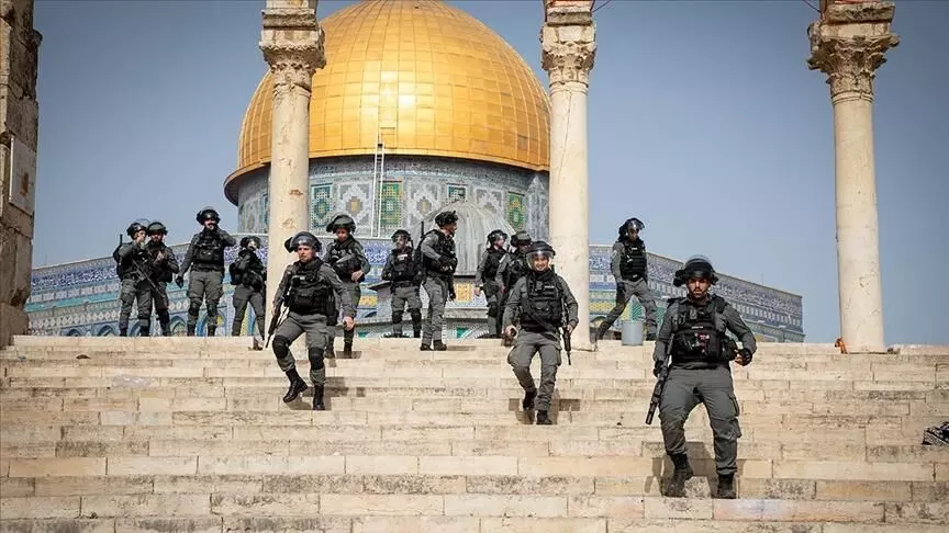 Israel forces clash again with Palestinian worshippers in Al-Aqsa mosque