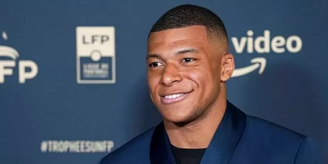 Kylian Mbappe to stay at PSG till 2025, says Very happy here