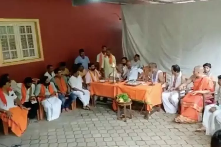 Hindu outfits claim temple inside Mangaluru mosque, holds puja despite 144 order