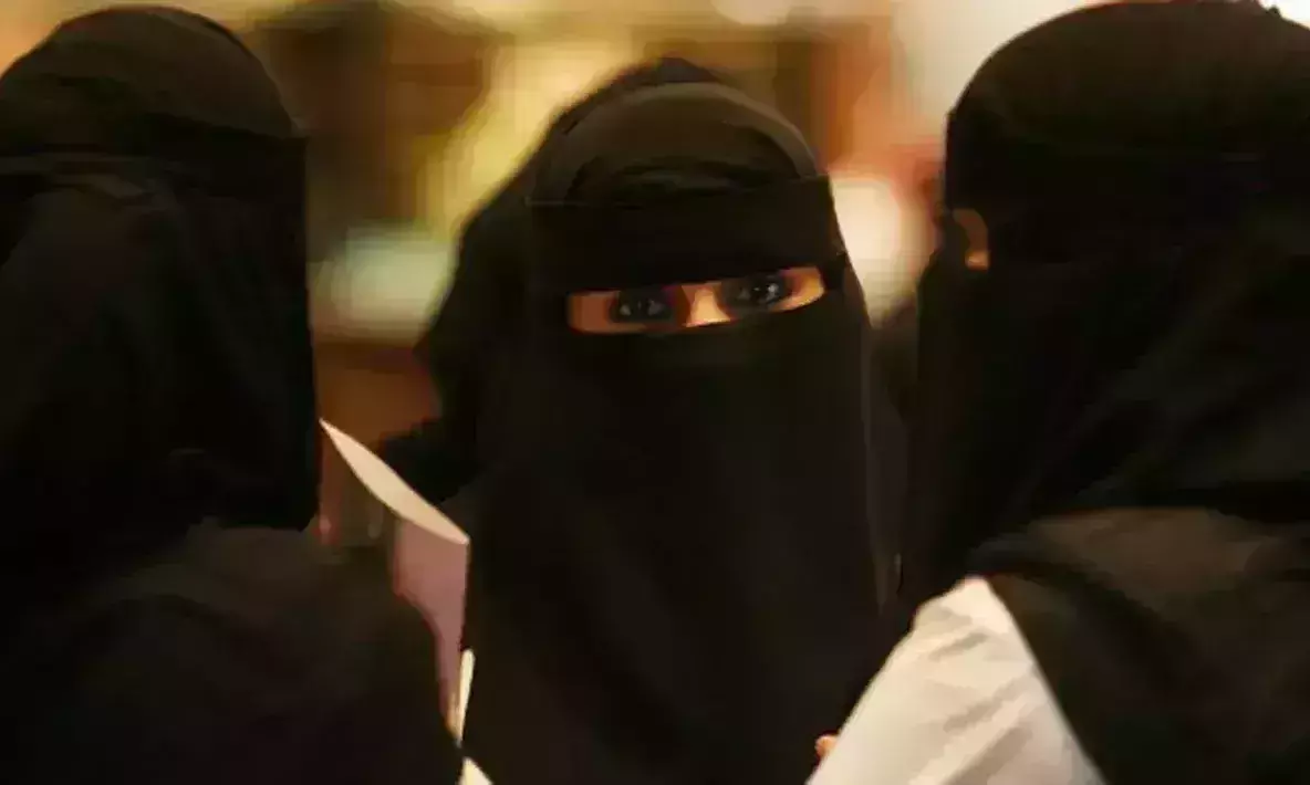 Women are not allowed to show hair, necks in IDs: Saudi