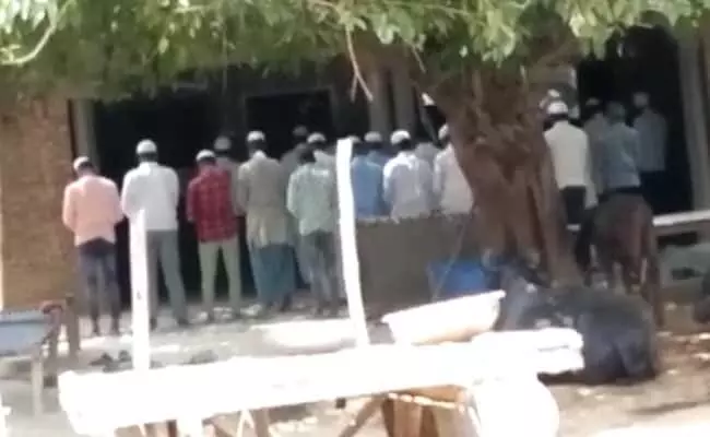 UP police cancel FIR against 26 people over mass namaz in open space; says no evidence