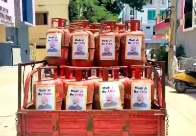 TRS pastes Narendra Modis face on LPG cylinders