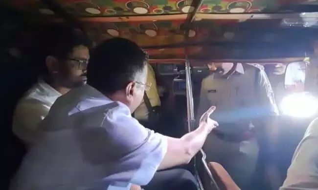 BJP MLAs gift Kejriwal five autorickshaws
