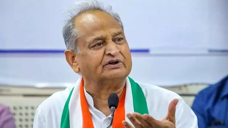 Wont contest in Congress pres poll: Gehlot after meeting Sonia