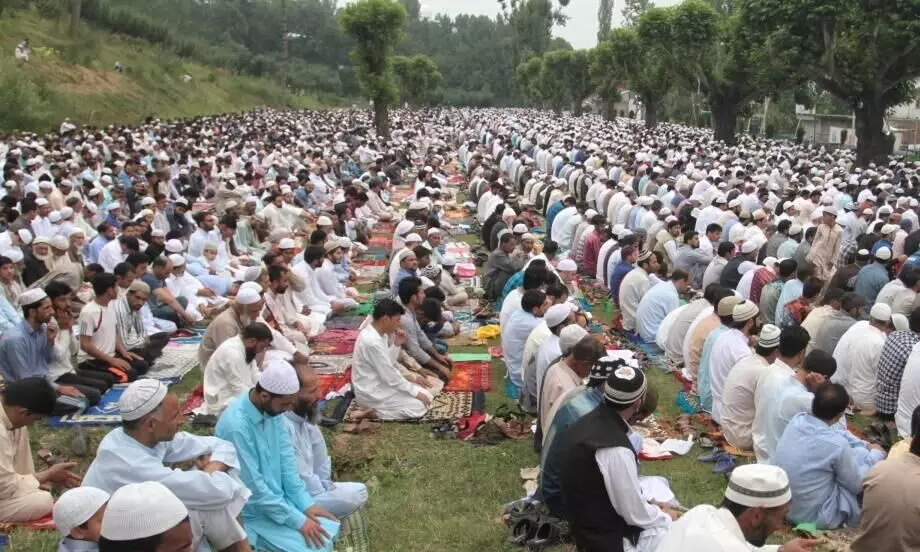 Construction to take Srinagar Eidgah; Opposition, locals protest
