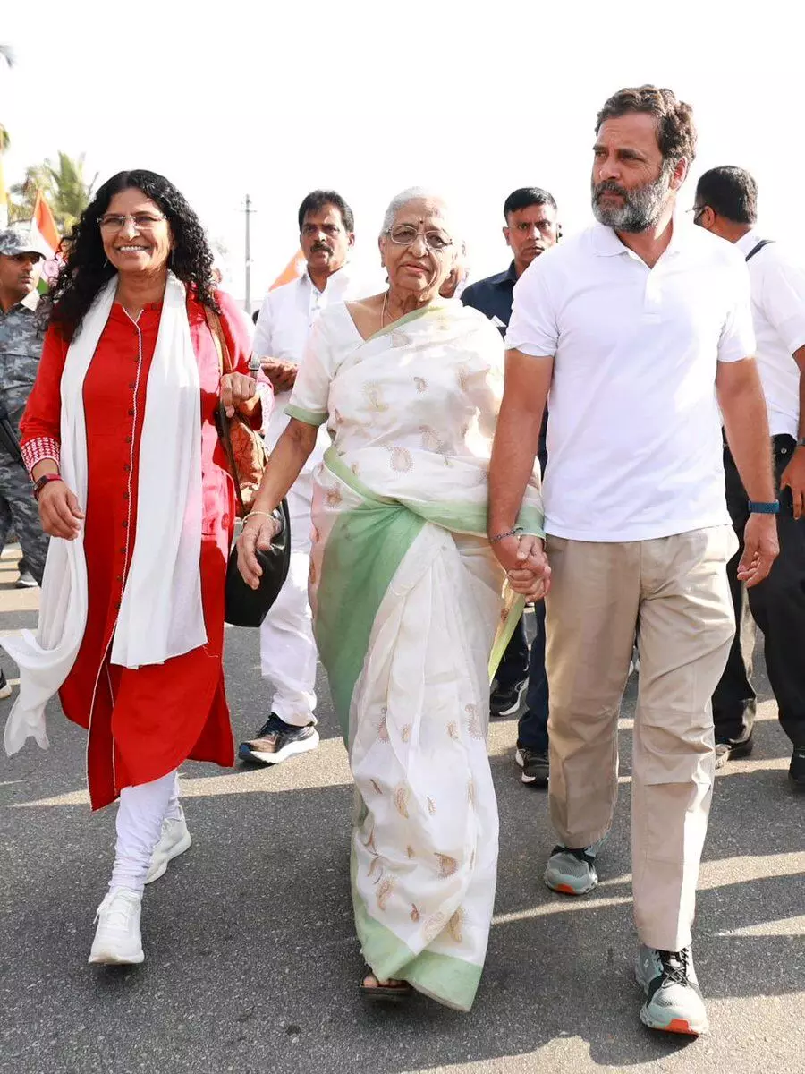 Bharat Jodo Yatra: Rahul Gandhi marches with Gauri Lankeshs family