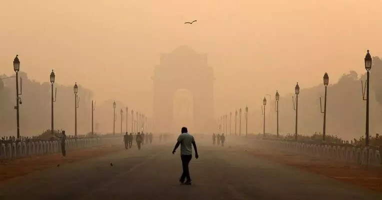 Delhi`s air quality turns `very poor` as people burst firecrackers flouting ban
