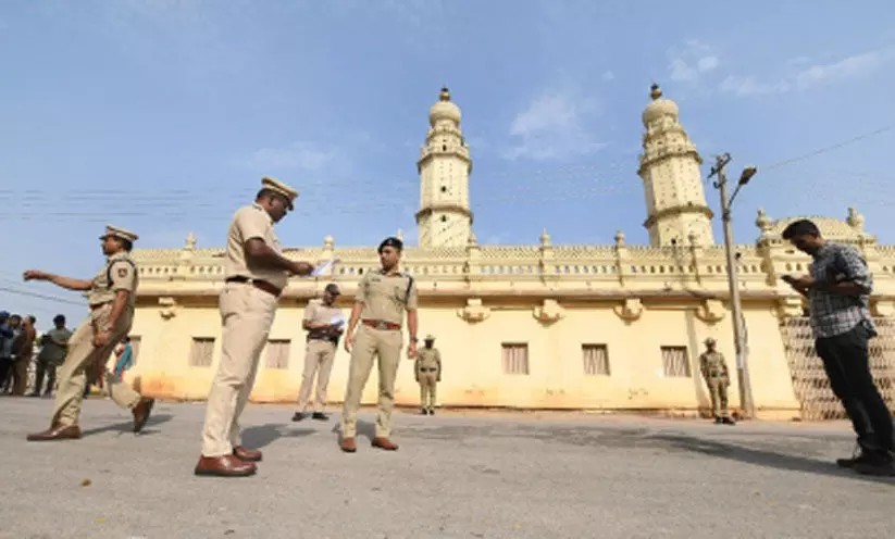 Jamia masjid row: Bajrang Dal demands to vacate mosque, submits PIL to Karnataka HC