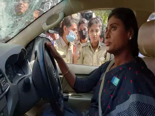 Telangana cops tow away politicians car with her in it