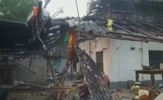 Bomb blast at Trinamool leaders house in Bengal killed 3 people