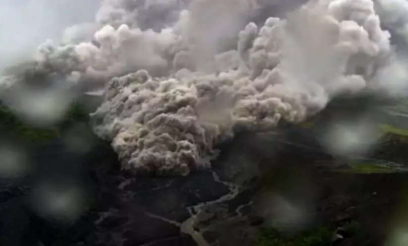 Indonesias massive volcano erupts, residents evacuated